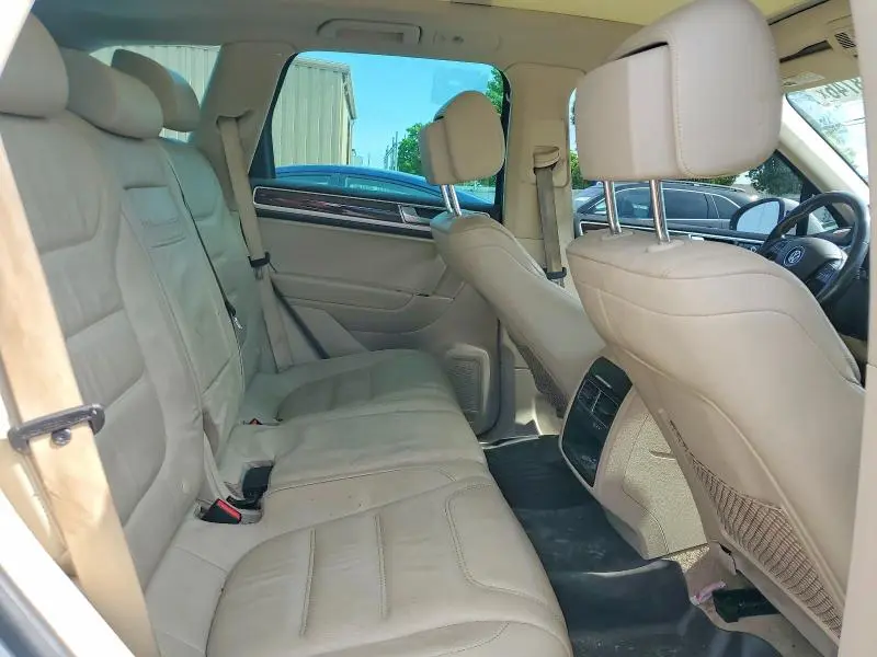 2015 VOLKSWAGEN TOUAREG V6  