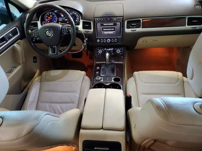 2015 VOLKSWAGEN TOUAREG V6  