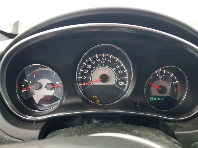 2013 CHRYSLER 200 LX  