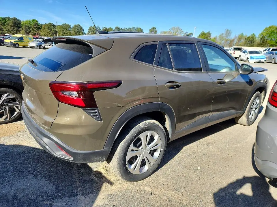 2024 CHEVROLET TRAX LS  