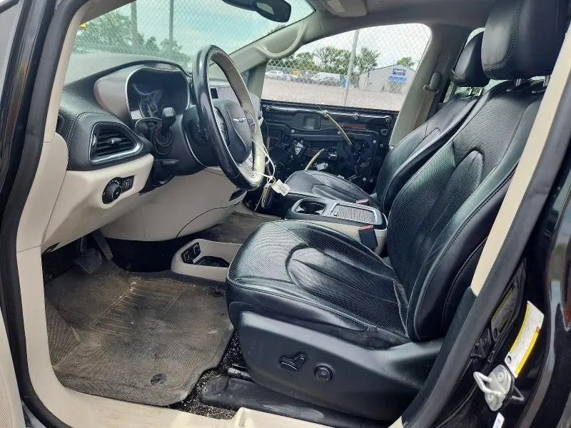 2019 CHRYSLER PACIFICA LIMITED  