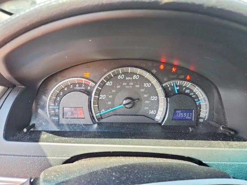 2014 TOYOTA CAMRY SE  
