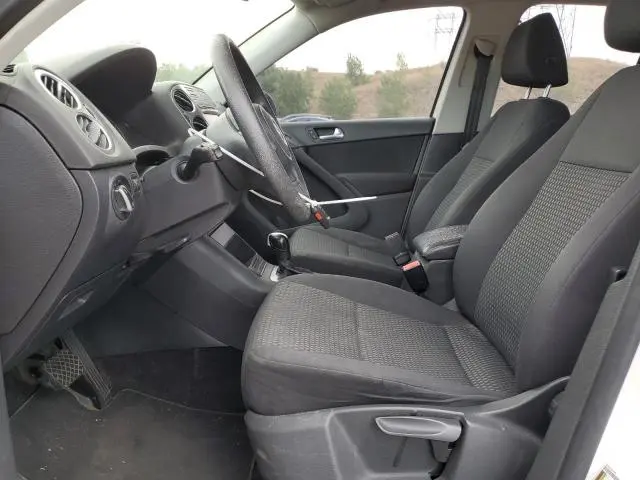 2011 VOLKSWAGEN TIGUAN S  
