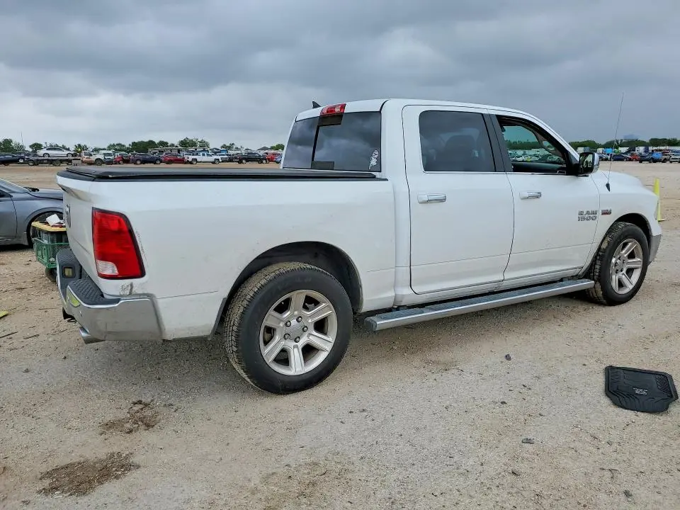 2017 RAM 1500 SLT  