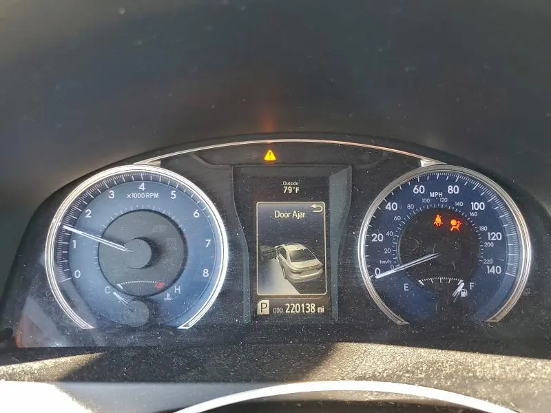 2016 TOYOTA CAMRY LE  