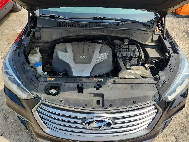 2018 HYUNDAI SANTA FE SE  