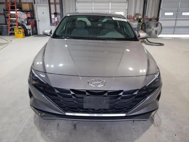 2022 HYUNDAI ELANTRA SE