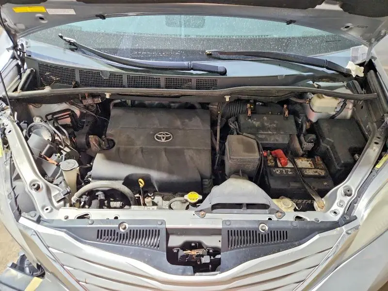 2013 TOYOTA SIENNA LIMITED 7-PASSENGER  