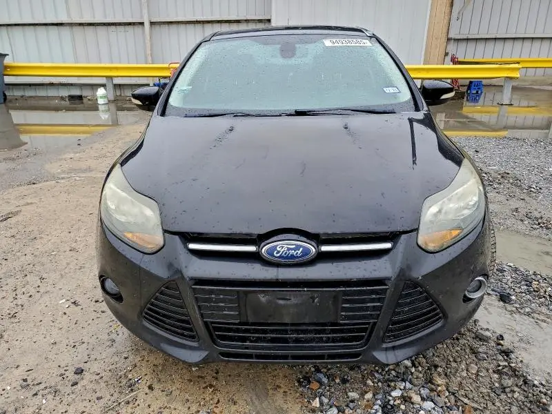 2012 FORD FOCUS TITANIUM  