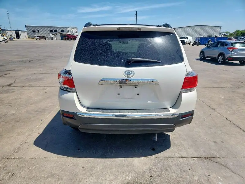 2013 TOYOTA HIGHLANDER LIMITED  