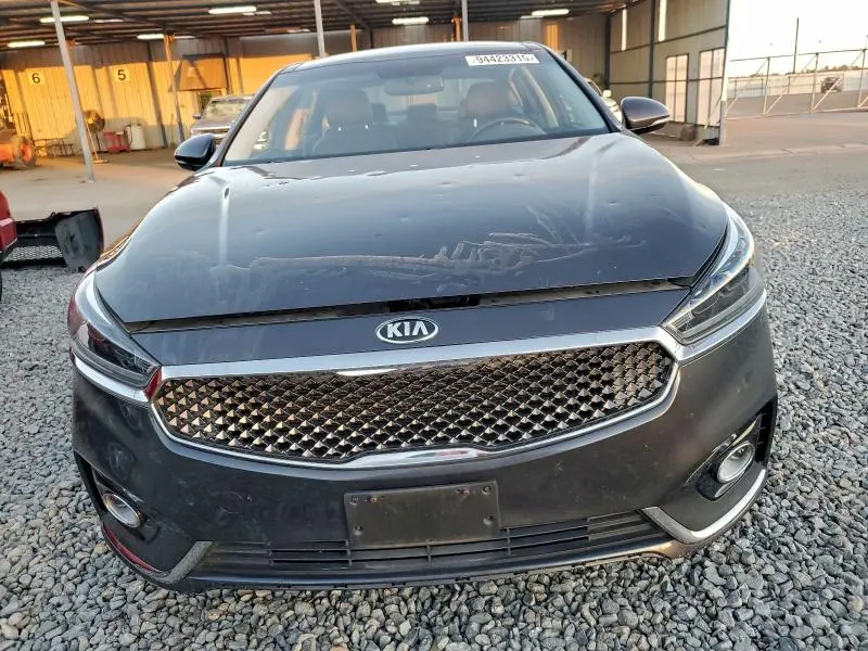 2018 KIA CADENZA LUXURY  