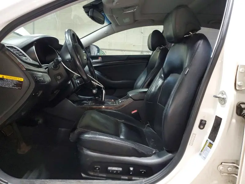 2014 KIA CADENZA PREMIUM  