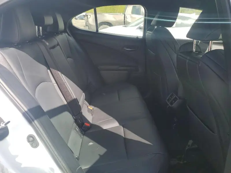 2022 LEXUS UX 250H F SPORT  