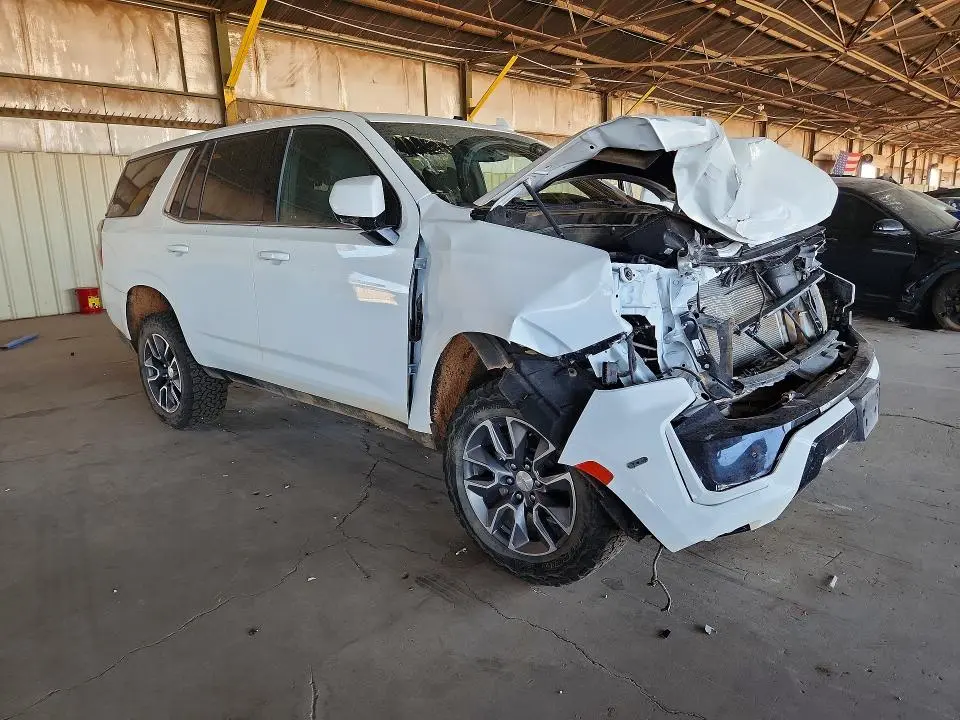 2024 CHEVROLET TAHOE 4WD V8