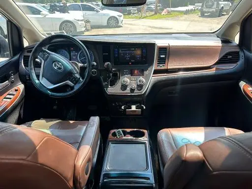 2016 TOYOTA SIENNA LIMITED PREMIUM 7-PASSENGER  