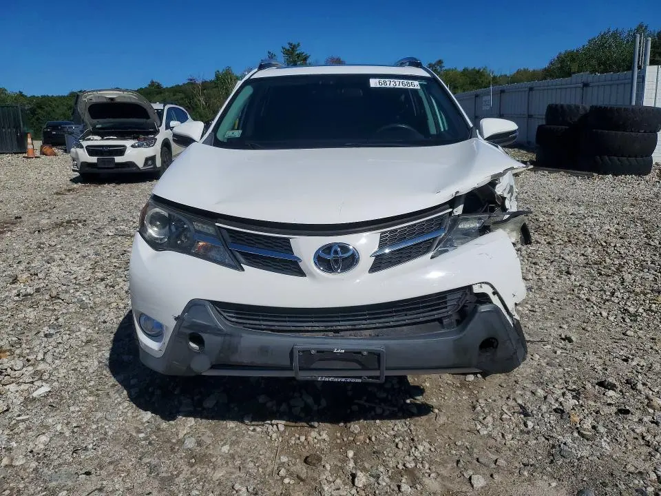 2015 TOYOTA RAV4 XLE  