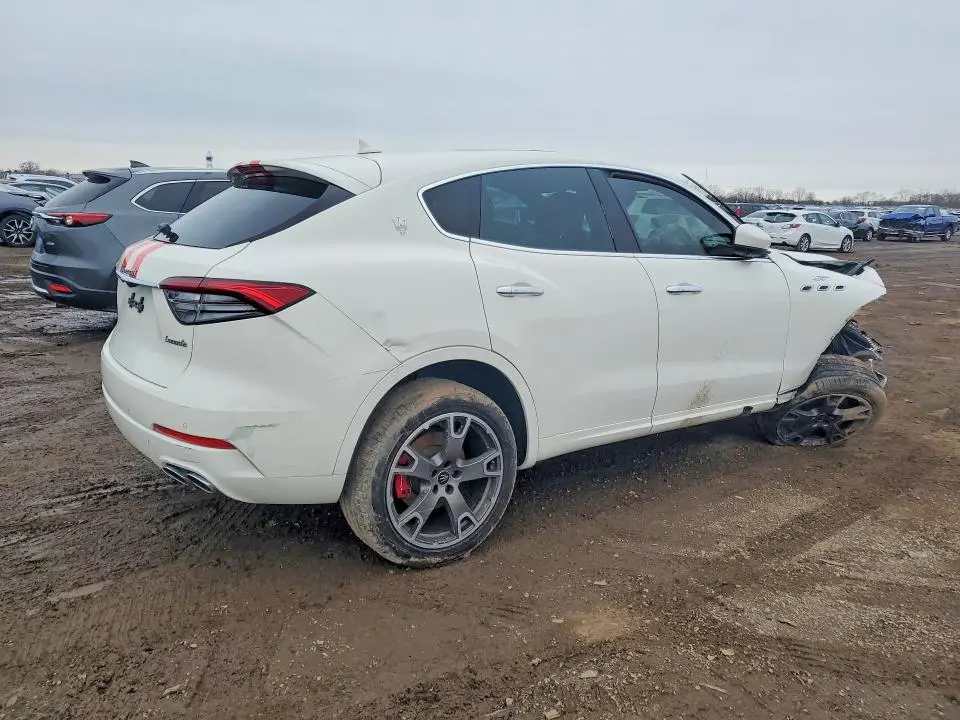 2023 MASERATI LEVANTE GT  