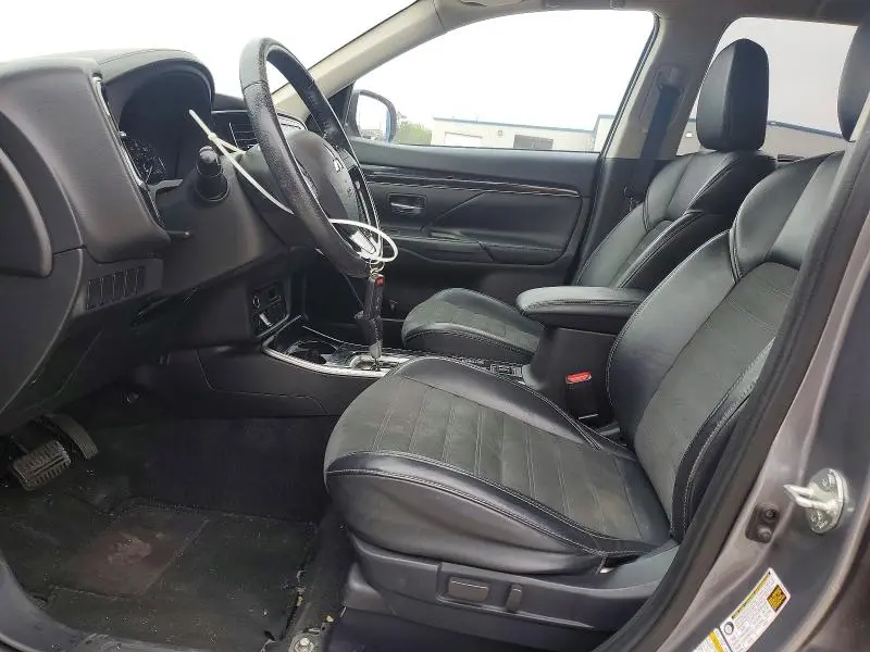 2019 MITSUBISHI OUTLANDER SE  