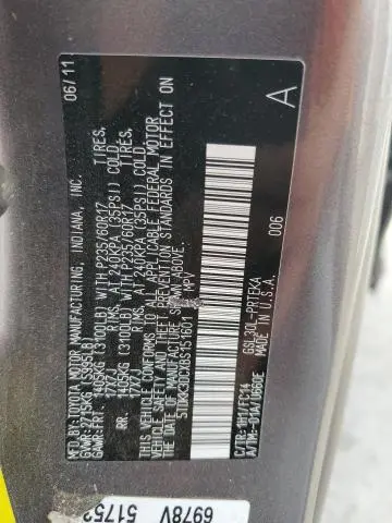 2011 TOYOTA SIENNA LE  