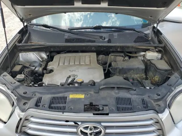 2010 TOYOTA HIGHLANDER SE  