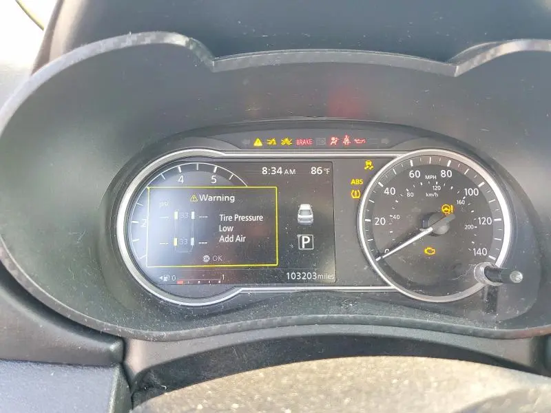 2023 NISSAN VERSA SR  