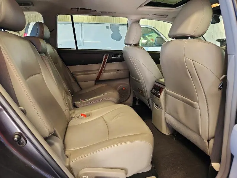 2013 TOYOTA HIGHLANDER LIMITED  