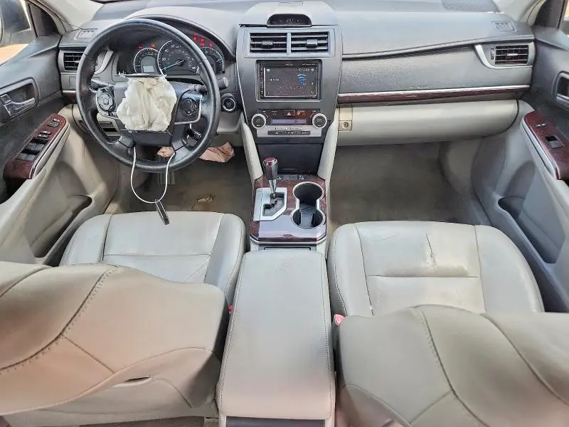 2014 TOYOTA CAMRY XLE  