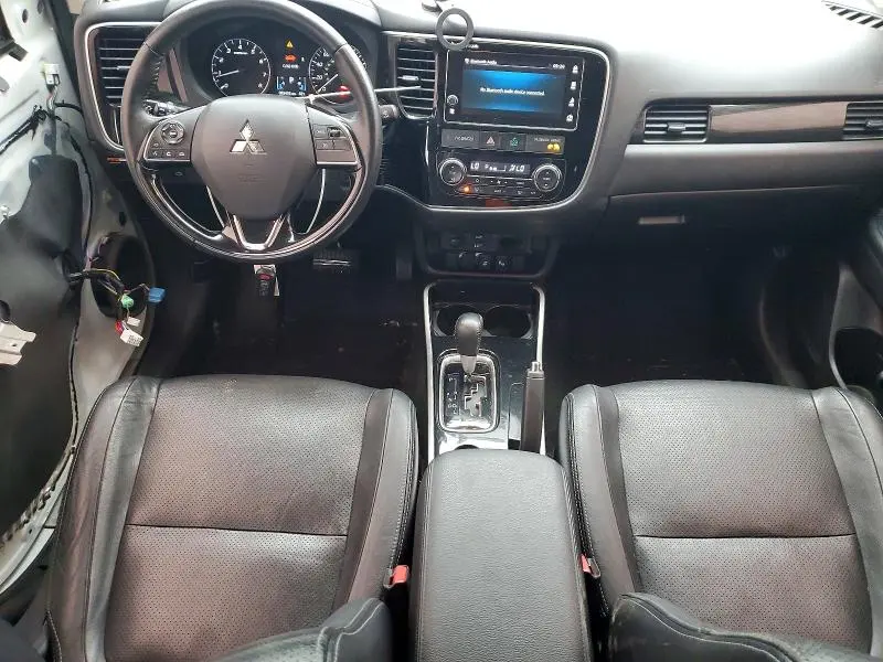 2018 MITSUBISHI OUTLANDER SE  