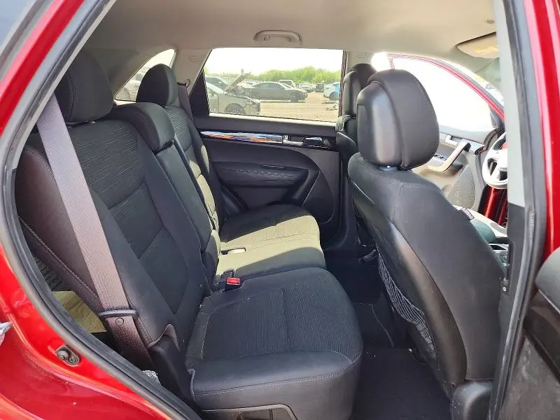 2014 KIA SORENTO LX  