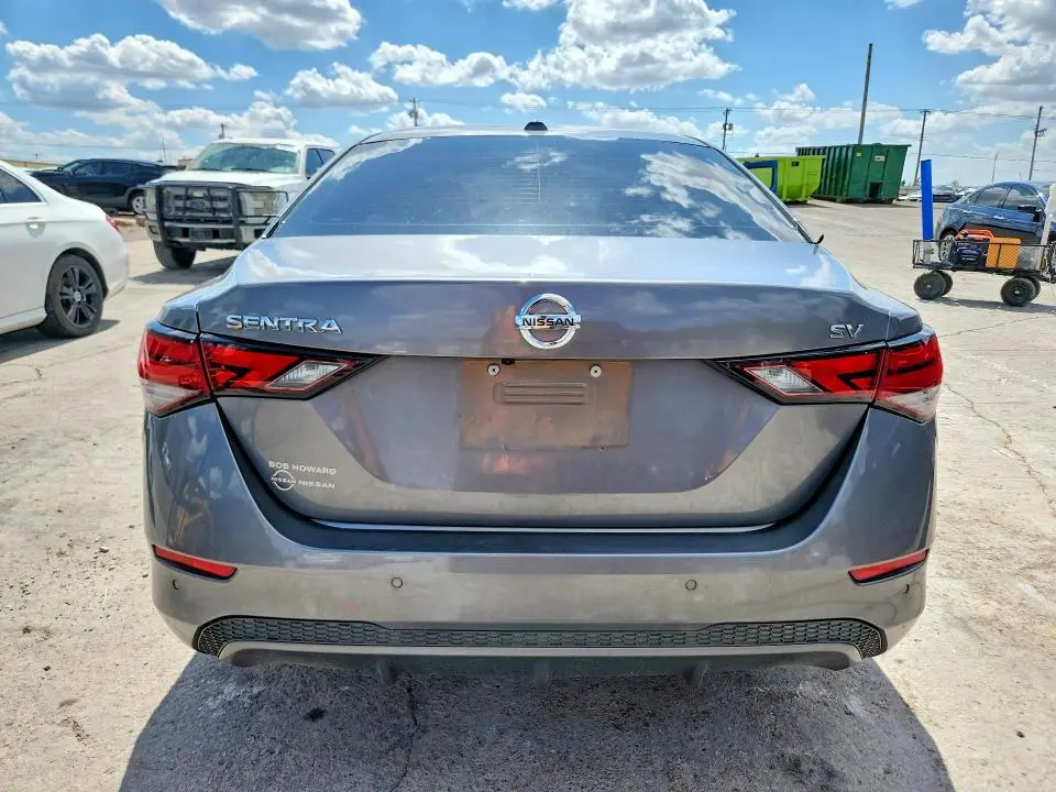 2022 NISSAN SENTRA SV  