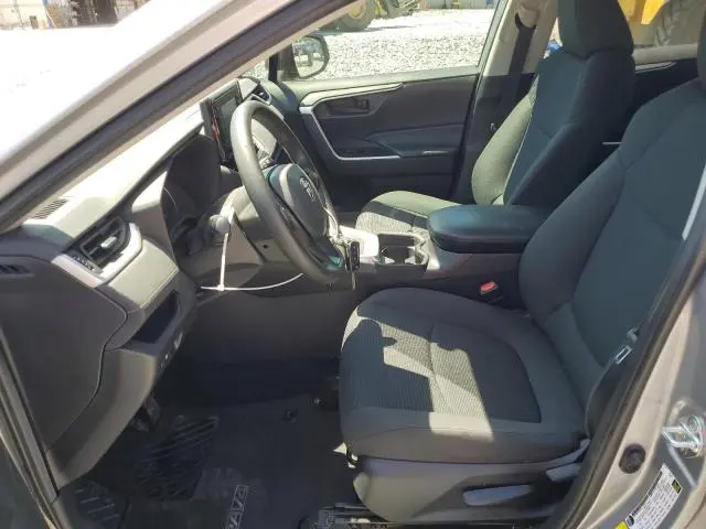2021 TOYOTA RAV4 LE  