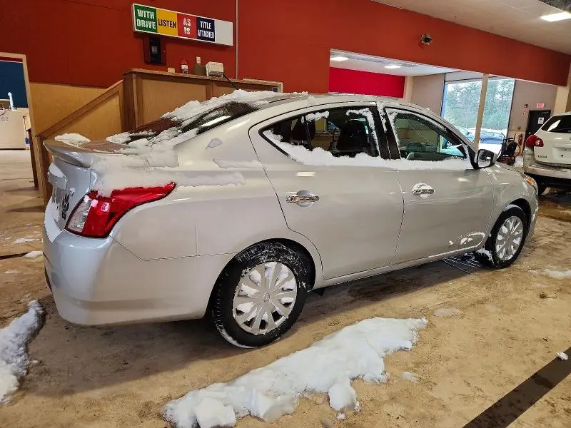 2019 NISSAN VERSA S  