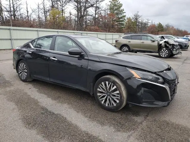 2024 NISSAN ALTIMA SV  