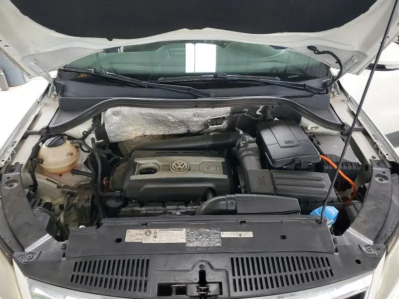 2011 VOLKSWAGEN TIGUAN S  