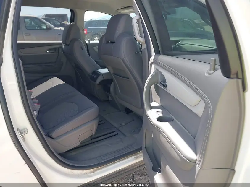 2014 CHEVROLET TRAVERSE LS