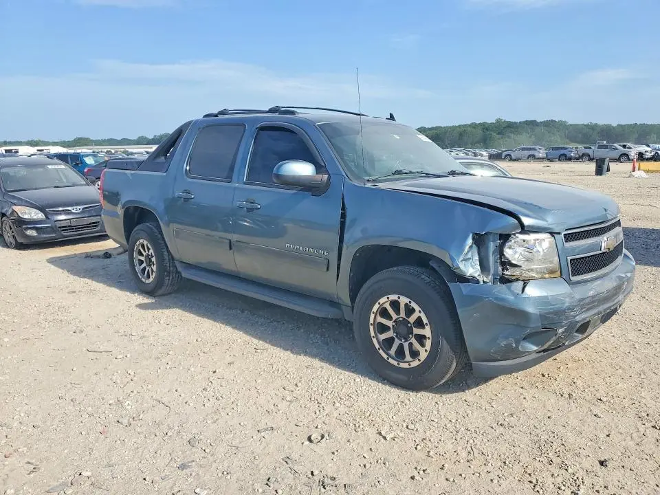 2011 CHEVROLET AVALANCHE LS  