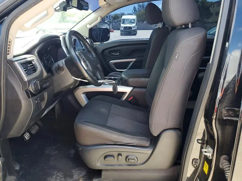 2021 NISSAN TITAN SV  
