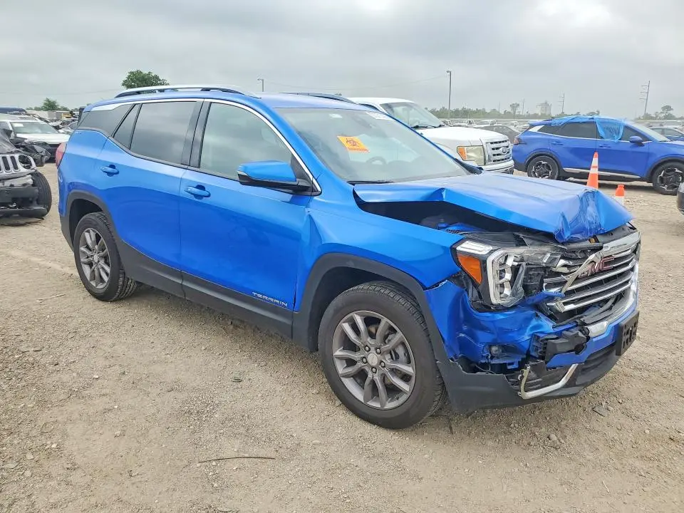 2024 GMC TERRAIN SLT  