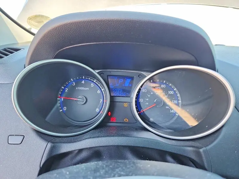 2015 HYUNDAI TUCSON SE  