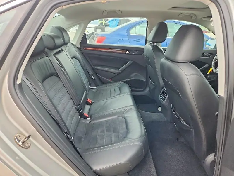 2013 VOLKSWAGEN PASSAT SEL  