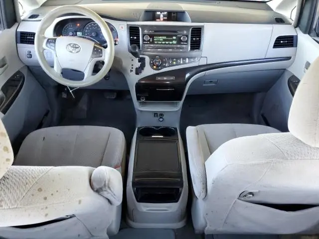 2014 TOYOTA SIENNA LE