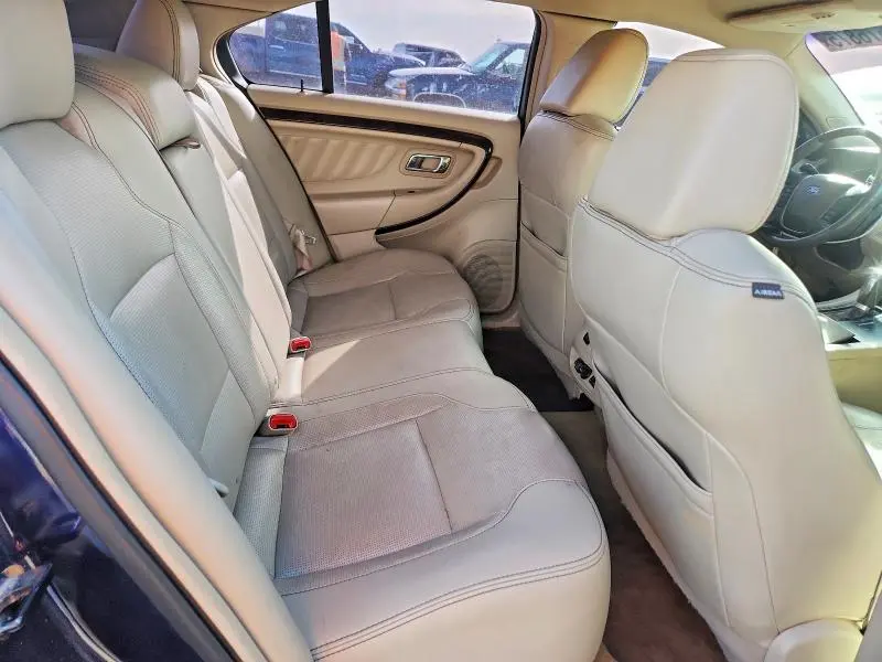 2011 FORD TAURUS LIMITED  