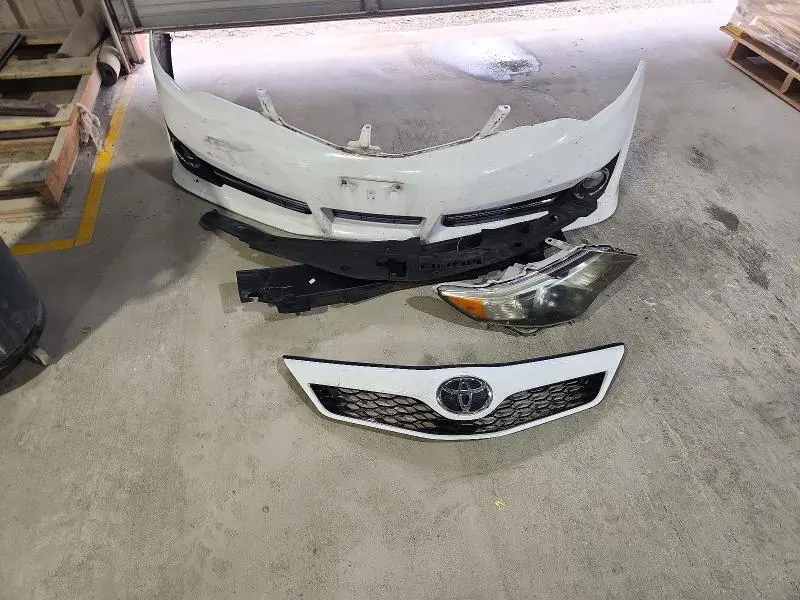 2014 TOYOTA CAMRY SE  