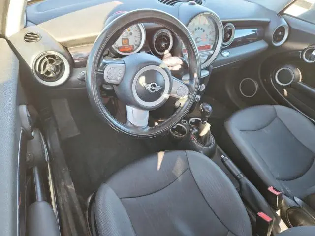2010 MINI COOPER   
