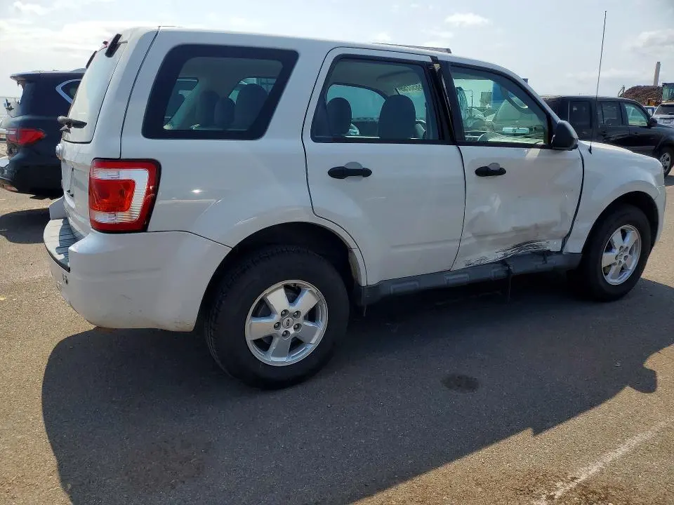 2011 FORD ESCAPE XLS  