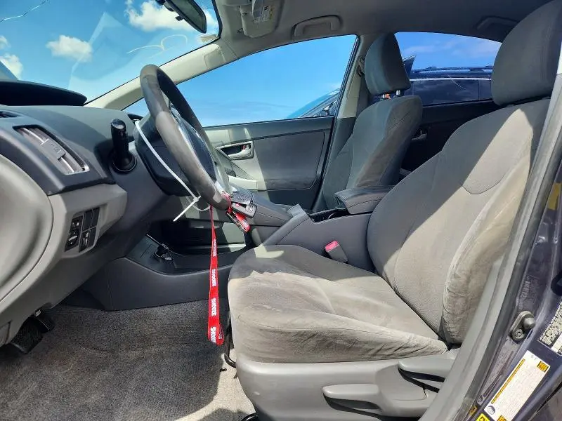 2010 TOYOTA PRIUS III  