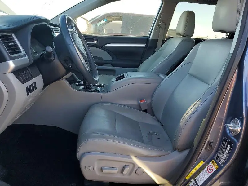 2016 TOYOTA HIGHLANDER XLE  