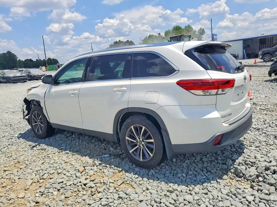 2019 TOYOTA HIGHLANDER XLE  