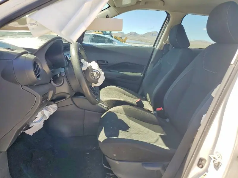 2021 NISSAN KICKS S  
