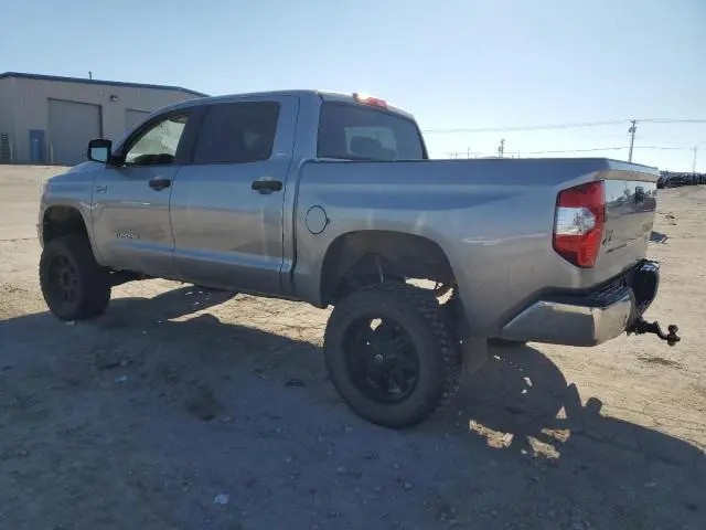 2017 TOYOTA TUNDRA CREWMAX SR5  